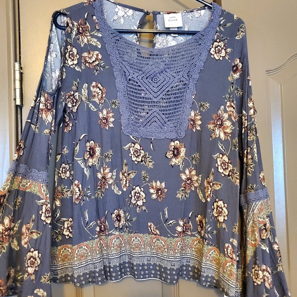 Knox rose medium cold shoulder top